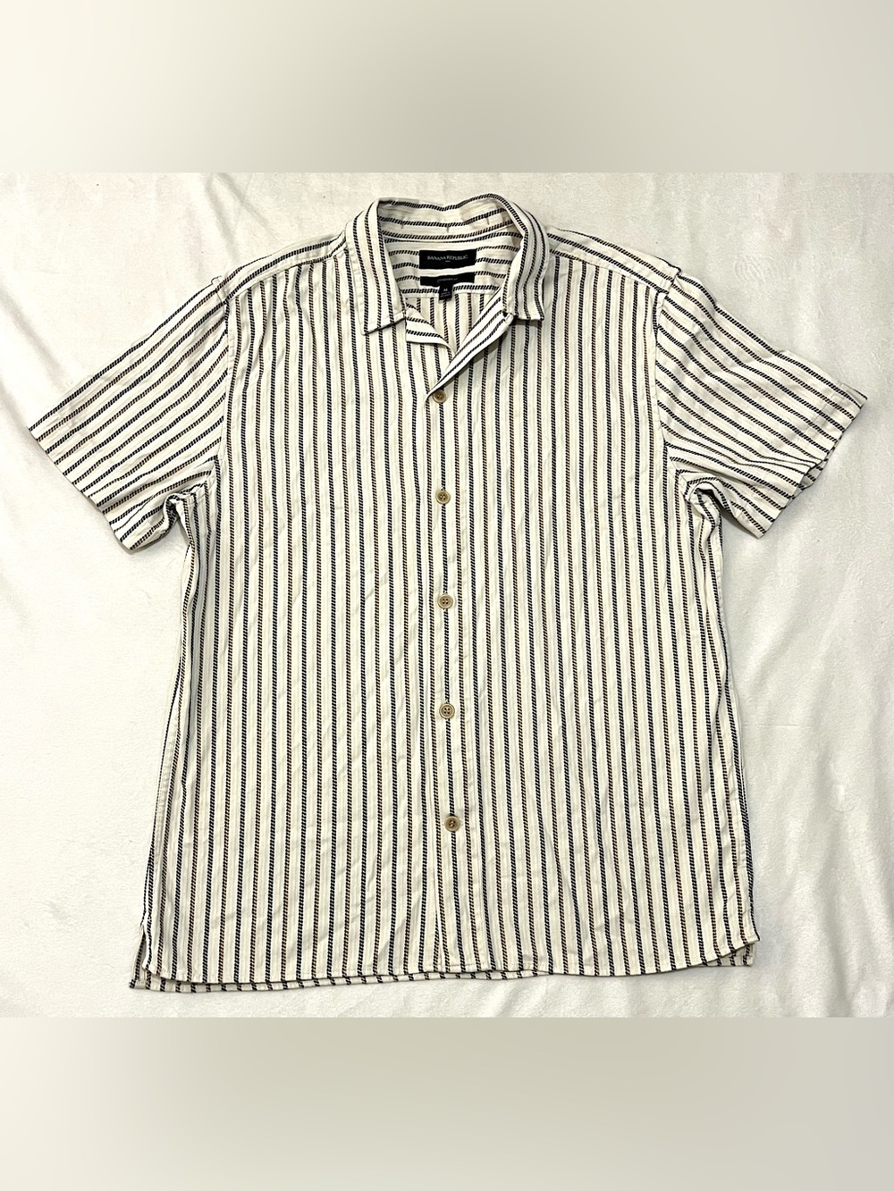 Banana Republic Desert Camp Shirt Short Sleeve Button-Up Light Tan w Stripes
